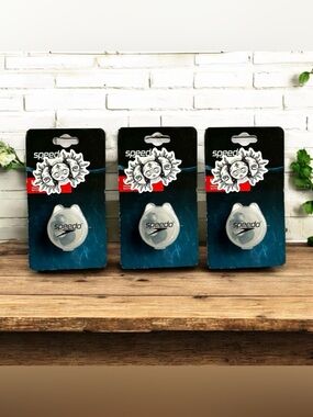 Speedo Ergo Ear Plugs - Black and Red Packaging